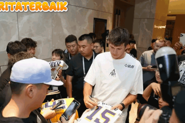 Datang ke Surabaya, Bintang NBA Austin Reaves Latihan Bareng Timnas Basket Putri Indonesia